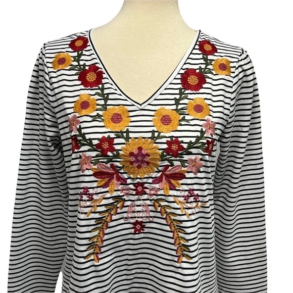 Savanna Jane Striped V Neck Embroidered Floral Long Sleeve Top - Picture 4 of 10